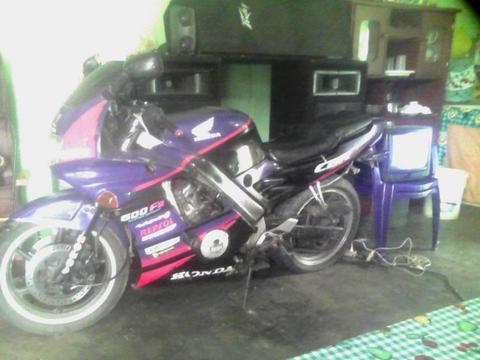 vendo u cambio cbr 600 honda