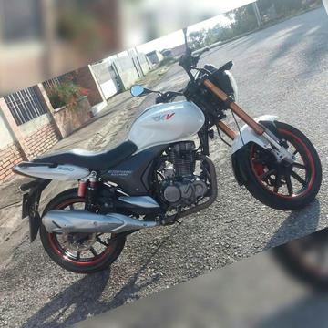 Remato Mi Moto Rkv 2013 sin Detalles