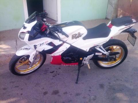 Vendo Moto R1