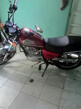 Moto Suzuki