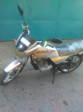 Se Vende Hj por Motivo de Viaje