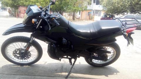 VENDO MOTO TX 200 EN BUENAS CONDICIONES AÑO 2011