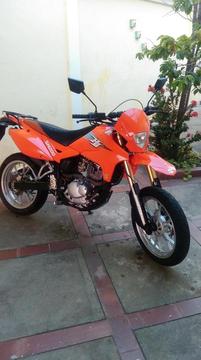 Vendo moto suzuki hj200 como nueva poco uso esta guardada