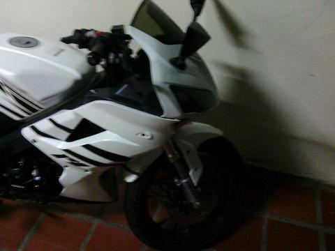 VENDO MOTO R1 BERA