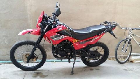 moto UM200 2012