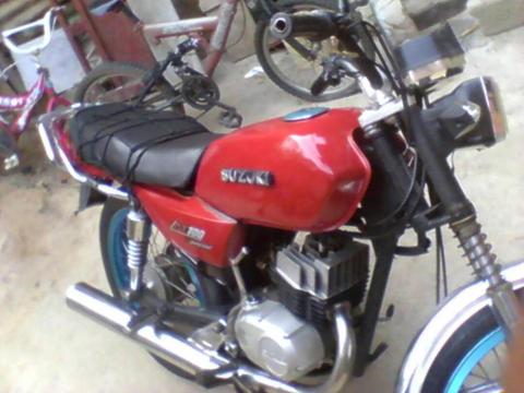 Suzuki Ax100 Rojo Casi Nuevo