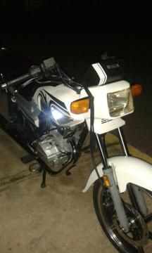 Moto Cuervo 2013