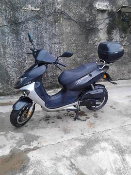 Se vende Moto Matrix Elegance 2013 con Maleta