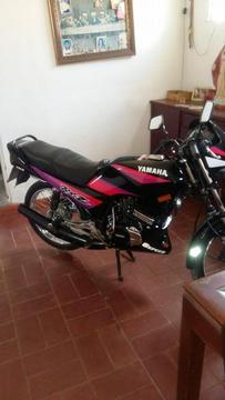 se vende moto yamaha o se cambia x un buen carro