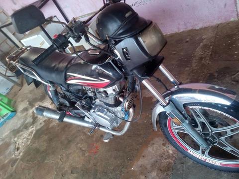 Vendo Moto Horzen año 2011