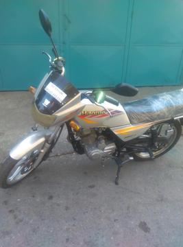 Se vende HJ por motivo de viaje