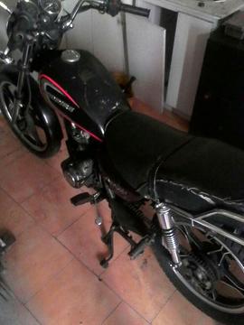 Vendo Moto Empaire 2012