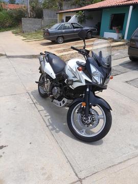 Vendo Vstrom 2011 650