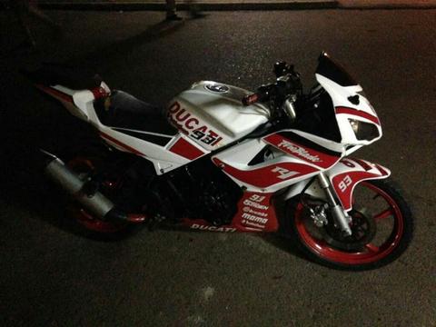 Moto R1