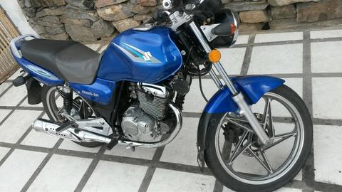 E.n Suzuki Cambio por Escarabajo O Vendo
