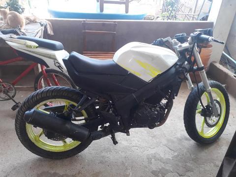 Vendo Moto R1 2013