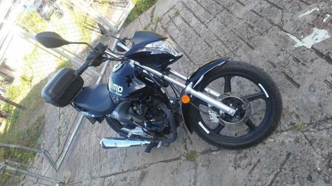 vendo moto MD gavilan año 2015