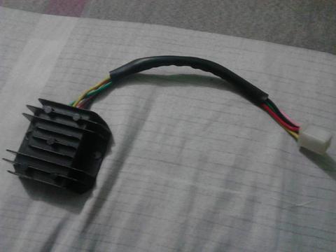 Regulador de Corriente para Moto 5 Cable