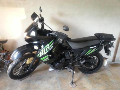 KLR 650 2014 SE VENDE O CAMBIA POR VEHICULO DE IGUAL VALOR