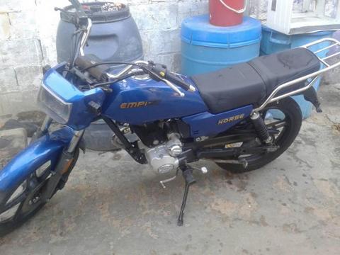 vendo moto horse 1 año 2011