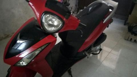 Moto Skygo Elegance 2013 Automática