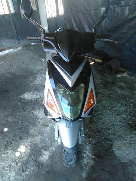 vendo mi moto automática 150 cc