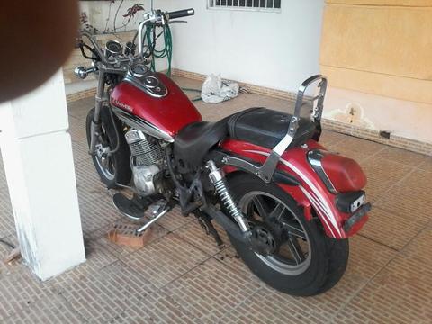 Vendo Moto Univers 250