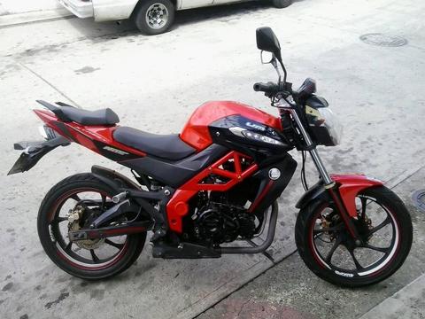 se vende Um Xtreet 230 año 2014