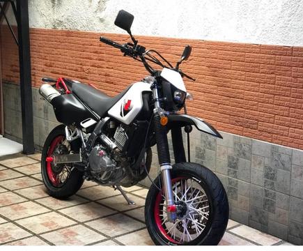 Suzuki DR 650 ao 2011 IMPECABLE