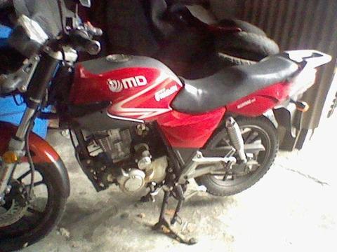 se vende moto