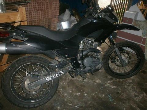 vendo moto tx 2011