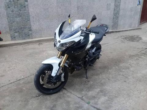 SE VENDE MOTO BENELLI TREK 2012