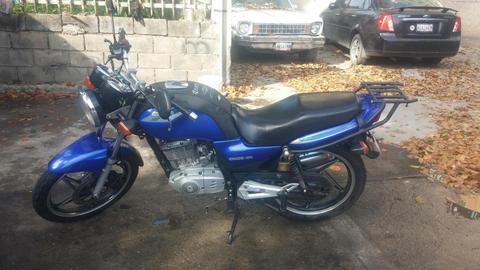 Suzuki en 125 2012