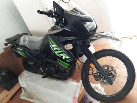 VENDO MI KAWASAKI KLR 650 2014 NUEVA DE PAQUETE!!!