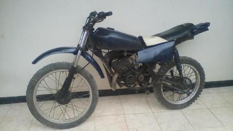 Vendo moto enduro suzuki ao 78