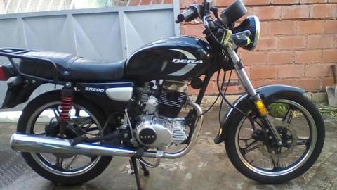 Vendo Moto Bera 200