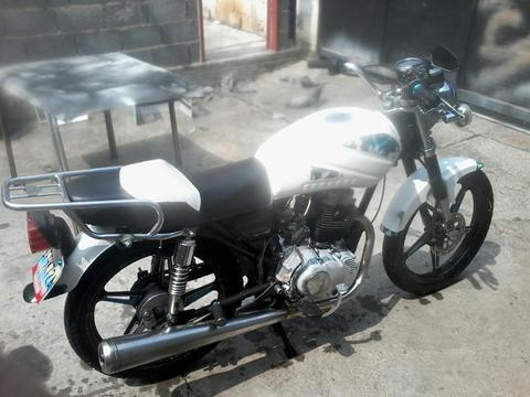 Vendo Moto Bera en Buen Estado