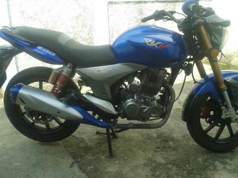 Vendo Moto Rkv