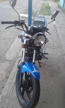 MOTO EN BUEN ESTADO