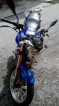 Vendo Moto Rkv Año 2013