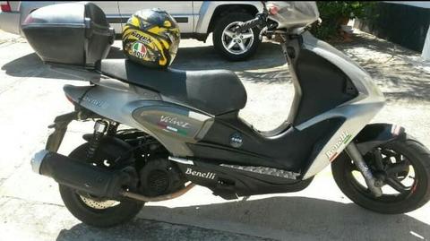 VENDO BARATA BENELLI VELNET REMATO POR VIAJE