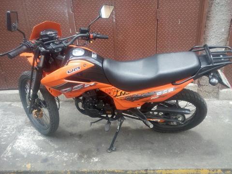 Moto Um Dsr 200 Año 2013