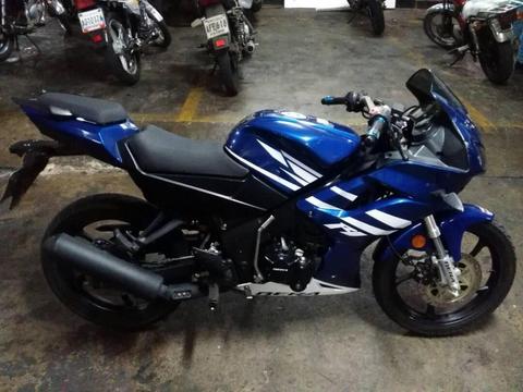 Vendo moto bera r1