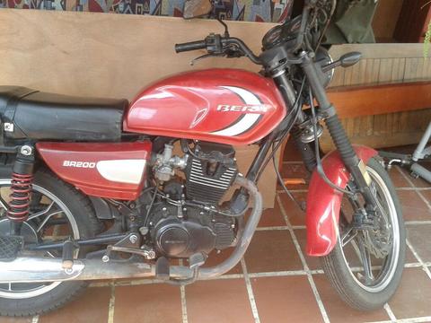 Vendo Moto Br200 Bien D Motor Y Cauchos