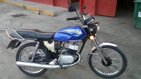 Bella moto en buen estado