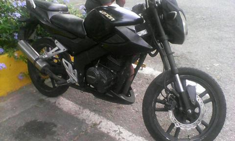 Vendo O Cambio Moto Loncin 150