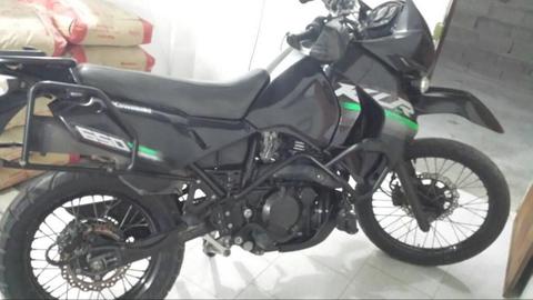 VENDO MOTO KLR AÑO 2013