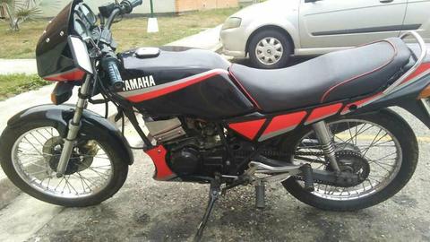 Vendo moto modelazo 135 yamaha del año 92