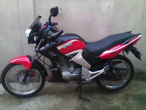 vendo moto poco uso