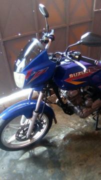 Moto Suzuki